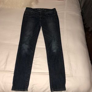 AMERICAN EAGLE NEVER WORN SIZE 4 JEANS!